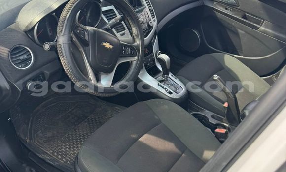 Dieundeu Occasion Chevrolet Cruze White Auto in Dakar in Dakar Dieundeu Occasion Chevrolet Cruze White Auto in Dakar in Dakar