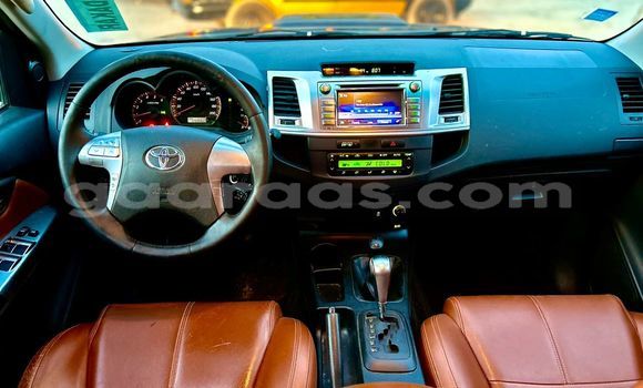 Buy Import Toyota Hilux Black Car in Dakar in Dakar Buy Import Toyota Hilux Black Car in Dakar in Dakar