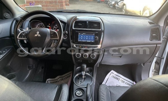 Dieundeu Occasion Mitsubishi Outlander White Auto in Dakar in Dakar Dieundeu Occasion Mitsubishi Outlander White Auto in Dakar in Dakar