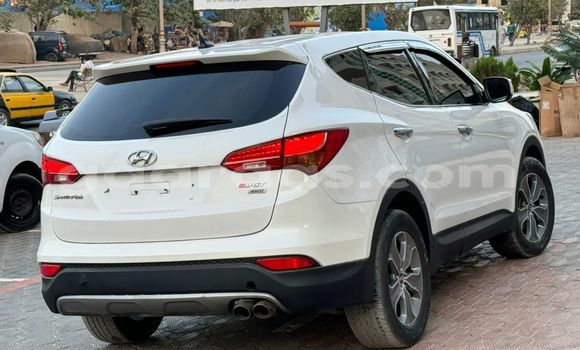 Dieundeu Imported Hyundai Santa Fe White Auto in Dakar in Dakar