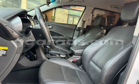 Buy Import Hyundai Santa Fe White Car in Dakar in Dakar Buy Import Hyundai Santa Fe White Car in Dakar in Dakar