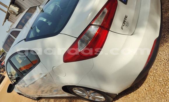 Buy Used Kia Forte White Car in Dakar in Dakar Buy Used Kia Forte White Car in Dakar in Dakar