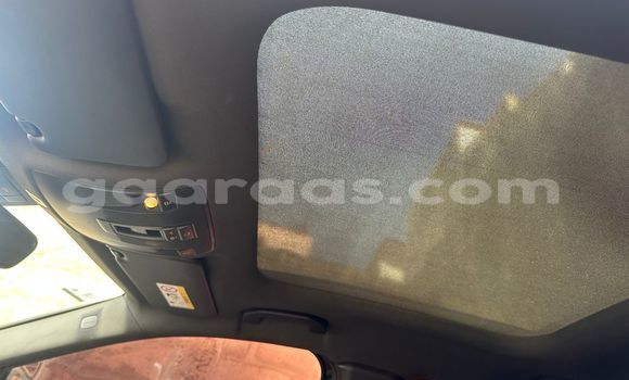 Buy Used Mercedes-Benz E-Classe Black Car in Dakar in Dakar Buy Used Mercedes-Benz E-Classe Black Car in Dakar in Dakar