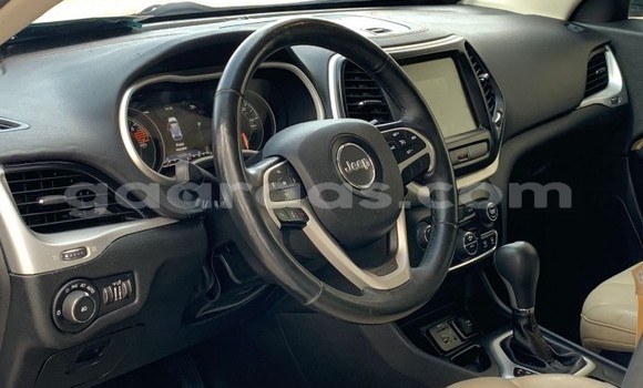 Dieundeu Occasion Jeep Cherokee White Auto in Dakar in Dakar Dieundeu Occasion Jeep Cherokee White Auto in Dakar in Dakar