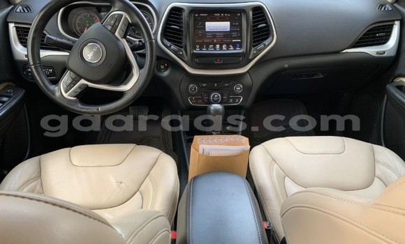 Dieundeu Occasion Jeep Cherokee White Auto in Dakar in Dakar Dieundeu Occasion Jeep Cherokee White Auto in Dakar in Dakar