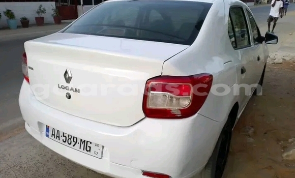 Dieundeu Occasion Renault Laguna White Auto in Dakar in Dakar Dieundeu Occasion Renault Laguna White Auto in Dakar in Dakar