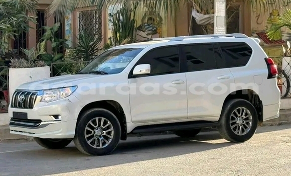 Dieundeu Occasion Toyota Prado White Auto in Dakar in Dakar Dieundeu Occasion Toyota Prado White Auto in Dakar in Dakar