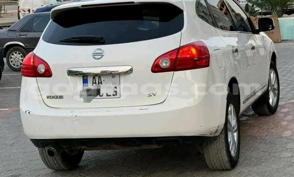 Dieundeu Occasion Nissan Rogue White Auto in Dakar in Dakar