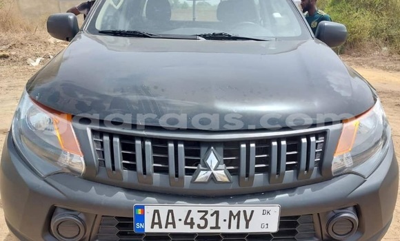 Buy Used Mitsubishi L200 Black Car in Dakar in Dakar