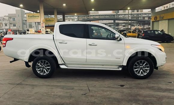 Dieundeu Imported Mitsubishi L200 White Auto in Dakar in Dakar Dieundeu Imported Mitsubishi L200 White Auto in Dakar in Dakar