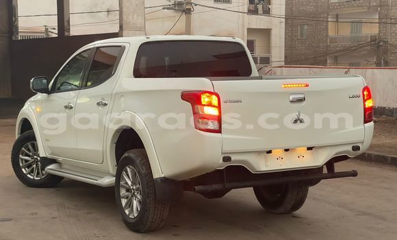 Dieundeu Imported Mitsubishi L200 White Auto in Dakar in Dakar Dieundeu Imported Mitsubishi L200 White Auto in Dakar in Dakar