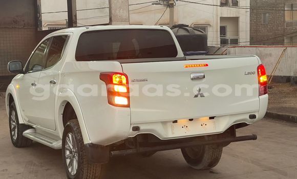 Dieundeu Imported Mitsubishi L200 White Auto in Dakar in Dakar Dieundeu Imported Mitsubishi L200 White Auto in Dakar in Dakar