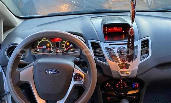 Acheter Occasion Voiture Ford Fiesta Blanc à Dakar, Dakar Acheter Occasion Voiture Ford Fiesta Blanc à Dakar, Dakar