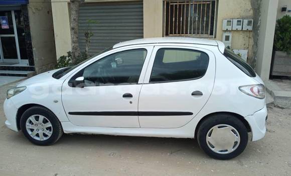 Acheter Occasion Voiture Peugeot 206 Blanc à Dakar, Dakar Acheter Occasion Voiture Peugeot 206 Blanc à Dakar, Dakar
