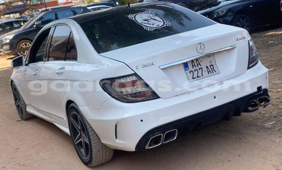 Acheter Occasion Voiture Mercedes-Benz C-Classe Blanc à Dakar, Dakar Acheter Occasion Voiture Mercedes-Benz C-Classe Blanc à Dakar, Dakar