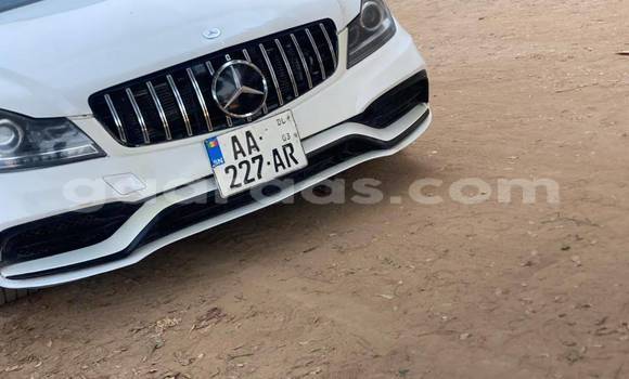 Acheter Occasion Voiture Mercedes-Benz C-Classe Blanc à Dakar, Dakar Acheter Occasion Voiture Mercedes-Benz C-Classe Blanc à Dakar, Dakar