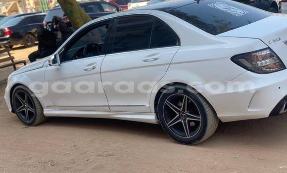 Acheter Occasion Voiture Mercedes-Benz C-Classe Blanc à Dakar, Dakar Acheter Occasion Voiture Mercedes-Benz C-Classe Blanc à Dakar, Dakar