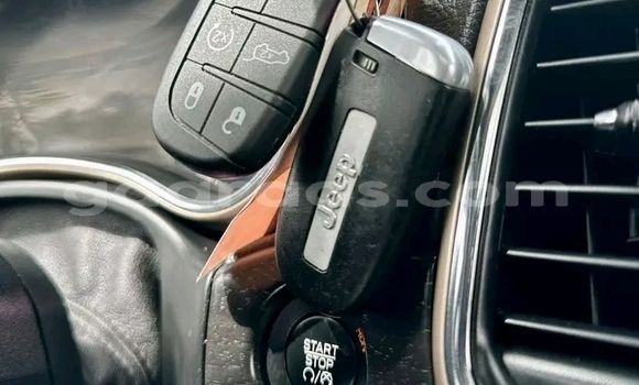 Dieundeu Occasion Jeep Grand Cherokee Black Auto in Dakar in Dakar