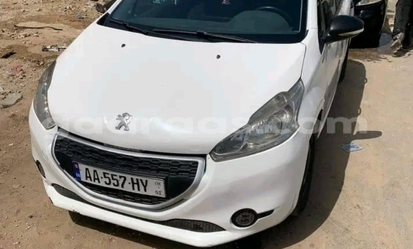 Acheter Occasion Voiture Peugeot 208 Blanc à Dakar, Dakar Acheter Occasion Voiture Peugeot 208 Blanc à Dakar, Dakar