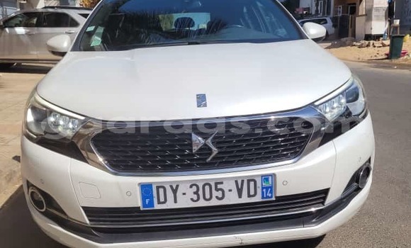 Dieundeu Imported Citroen DS4 White Auto in Dakar in Dakar Dieundeu Imported Citroen DS4 White Auto in Dakar in Dakar