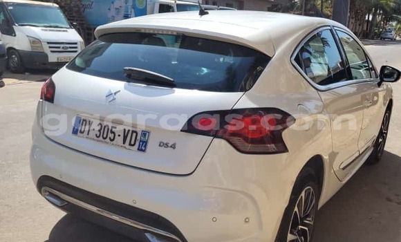 Dieundeu Imported Citroen DS4 White Auto in Dakar in Dakar Dieundeu Imported Citroen DS4 White Auto in Dakar in Dakar
