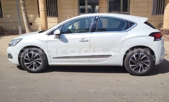 Dieundeu Imported Citroen DS4 White Auto in Dakar in Dakar Dieundeu Imported Citroen DS4 White Auto in Dakar in Dakar