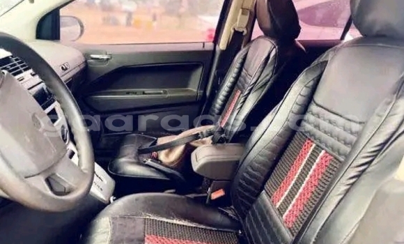 Buy Used Dodge Caliber Blue Car in Dakar in Dakar