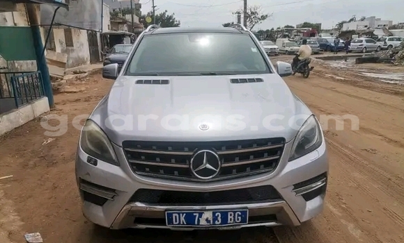 Acheter Occasion Voiture Mercedes‒Benz ML–Class Gris à Dakar, Dakar Acheter Occasion Voiture Mercedes‒Benz ML–Class Gris à Dakar, Dakar