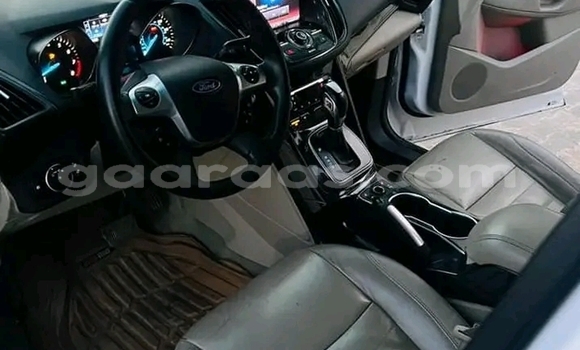 Buy Used Ford Escape White Car in Dakar in Dakar