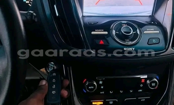 Acheter Occasion Voiture Ford Escape Blanc à Dakar, Dakar Acheter Occasion Voiture Ford Escape Blanc à Dakar, Dakar