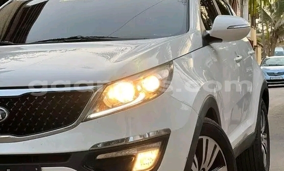 Acheter Occasion Voiture Kia Sportage Blanc à Dakar, Dakar Acheter Occasion Voiture Kia Sportage Blanc à Dakar, Dakar