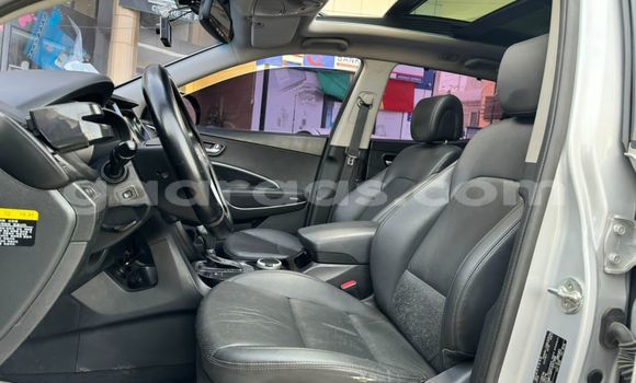 Dieundeu Imported Hyundai Santa Fe Silver Auto in Dakar in Dakar Dieundeu Imported Hyundai Santa Fe Silver Auto in Dakar in Dakar