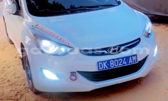 Dieundeu Occasion Hyundai Elantra White Auto in Dakar in Dakar