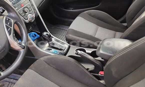 Dieundeu Occasion Hyundai Elantra White Auto in Dakar in Dakar Dieundeu Occasion Hyundai Elantra White Auto in Dakar in Dakar