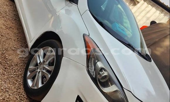 Dieundeu Occasion Hyundai Elantra White Auto in Dakar in Dakar Dieundeu Occasion Hyundai Elantra White Auto in Dakar in Dakar