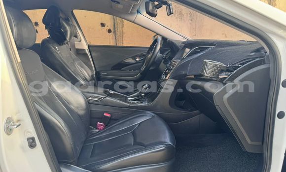 Dieundeu Occasion Hyundai Grandeur White Auto in Dakar in Dakar Dieundeu Occasion Hyundai Grandeur White Auto in Dakar in Dakar