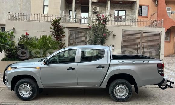 Buy Used Mitsubishi L200 Silver Car in Dakar in Dakar Buy Used Mitsubishi L200 Silver Car in Dakar in Dakar