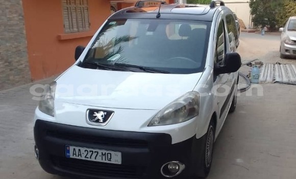 Buy Used Peugeot Partner White Car in Dakar in Dakar Buy Used Peugeot Partner White Car in Dakar in Dakar