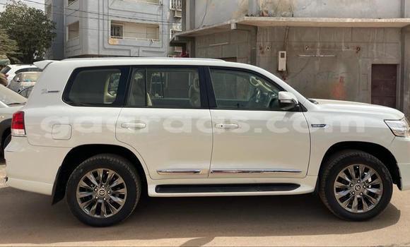 Acheter Import Voiture Toyota Land Cruiser Blanc à Dakar, Dakar Acheter Import Voiture Toyota Land Cruiser Blanc à Dakar, Dakar