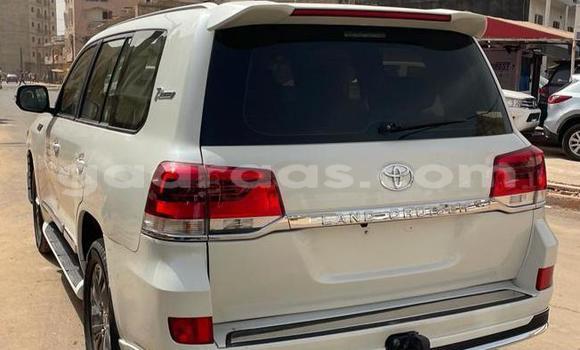 Acheter Import Voiture Toyota Land Cruiser Blanc à Dakar, Dakar Acheter Import Voiture Toyota Land Cruiser Blanc à Dakar, Dakar