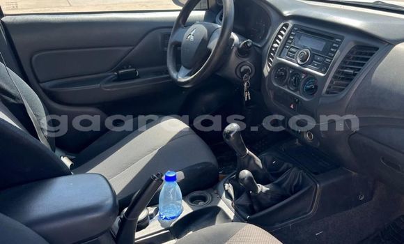 Dieundeu Occasion Mitsubishi L200 Silver Auto in Dakar in Dakar Dieundeu Occasion Mitsubishi L200 Silver Auto in Dakar in Dakar