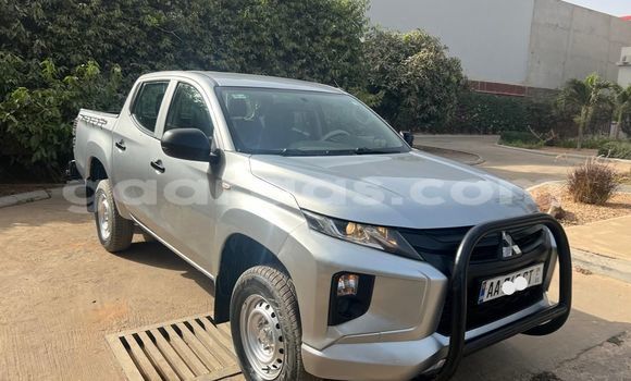 Dieundeu Occasion Mitsubishi L200 Silver Auto in Dakar in Dakar Dieundeu Occasion Mitsubishi L200 Silver Auto in Dakar in Dakar