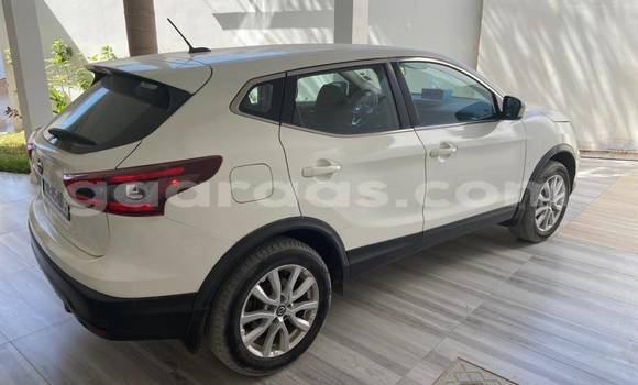 Buy Used Nissan Qashqai White Car in Dakar in Dakar Buy Used Nissan Qashqai White Car in Dakar in Dakar