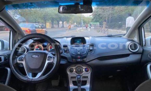 Acheter Occasion Voiture Ford Fiesta Blanc à Dakar, Dakar Acheter Occasion Voiture Ford Fiesta Blanc à Dakar, Dakar