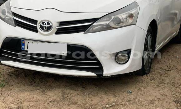 Buy Used Toyota Verso White Car in Dakar in Dakar Buy Used Toyota Verso White Car in Dakar in Dakar