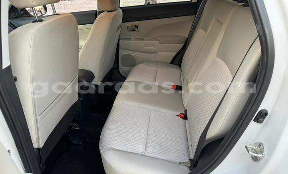 Buy Import Mitsubishi Outlander White Car in Dakar in Dakar Buy Import Mitsubishi Outlander White Car in Dakar in Dakar