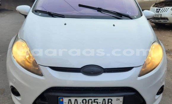 Buy Used Ford Fiesta White Car in Dakar in Dakar