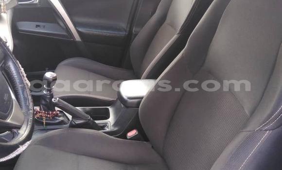 Acheter Occasion Voiture Toyota RAV4 Blanc à Dakar, Dakar Acheter Occasion Voiture Toyota RAV4 Blanc à Dakar, Dakar