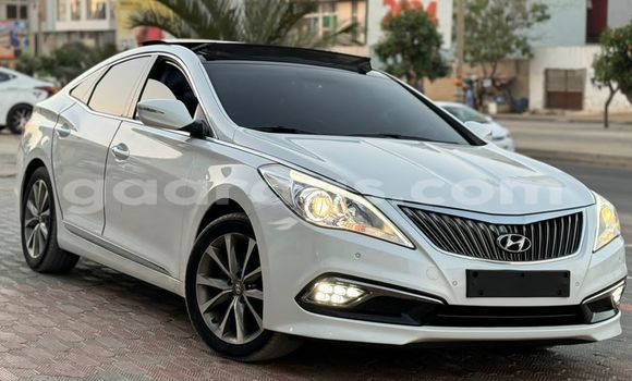 Acheter Import Voiture Hyundai Grandeur Blanc à Dakar, Dakar