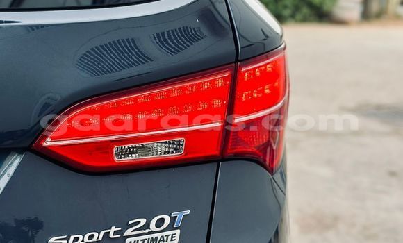 Dieundeu Occasion Hyundai Santa Fe Blue Auto in Dakar in Dakar Dieundeu Occasion Hyundai Santa Fe Blue Auto in Dakar in Dakar